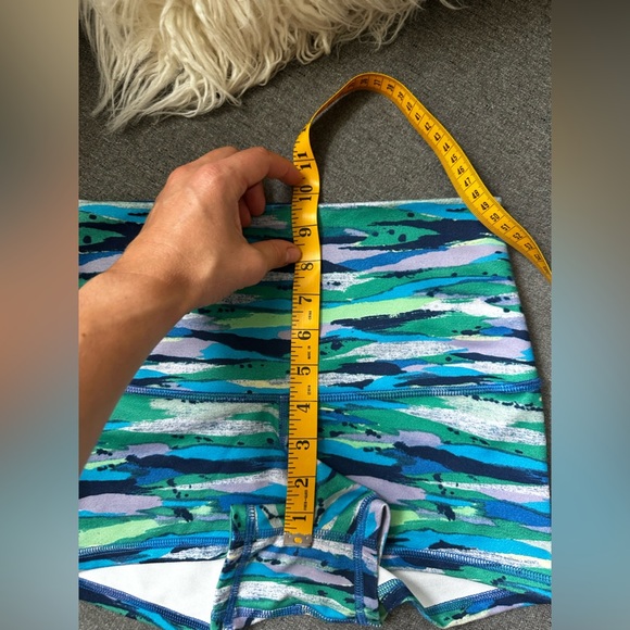 Lululemon Boogie Short Roll Down Sz 4 Seven Wonders Multi Full-on Luon - Picture 8 of 10